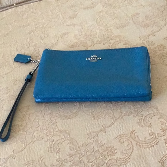 Coach Handbags - Coach Teal Double Zipper Wallet/Wristlet 💙